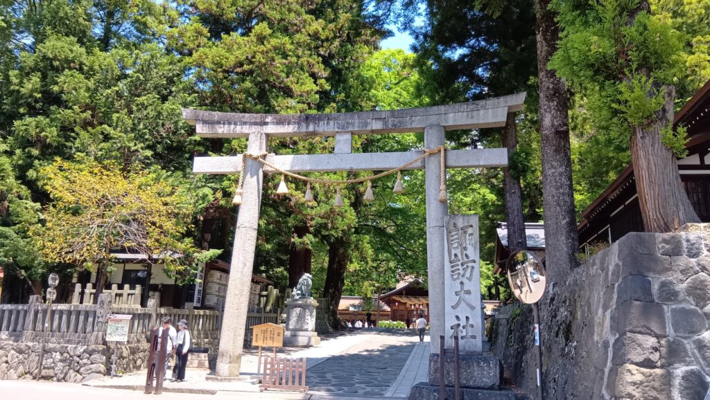 諏訪大社下社春宮の鳥居