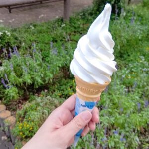かんてんぱぱガーデン ソフトクリーム小屋 すずらんソフト