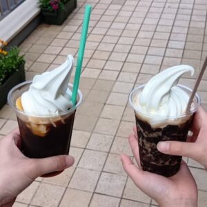 かんてんぱぱガーデン ソフトクリーム小屋 コーヒーフロート
コーヒーゼリーアイスのせ