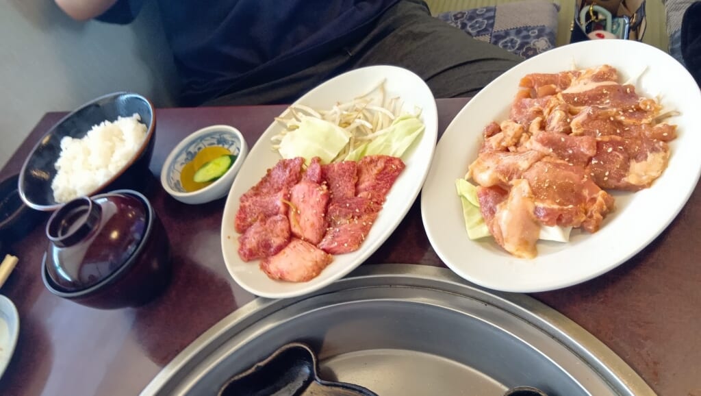 焼肉南大門ライスセットとカルビと豚ロース