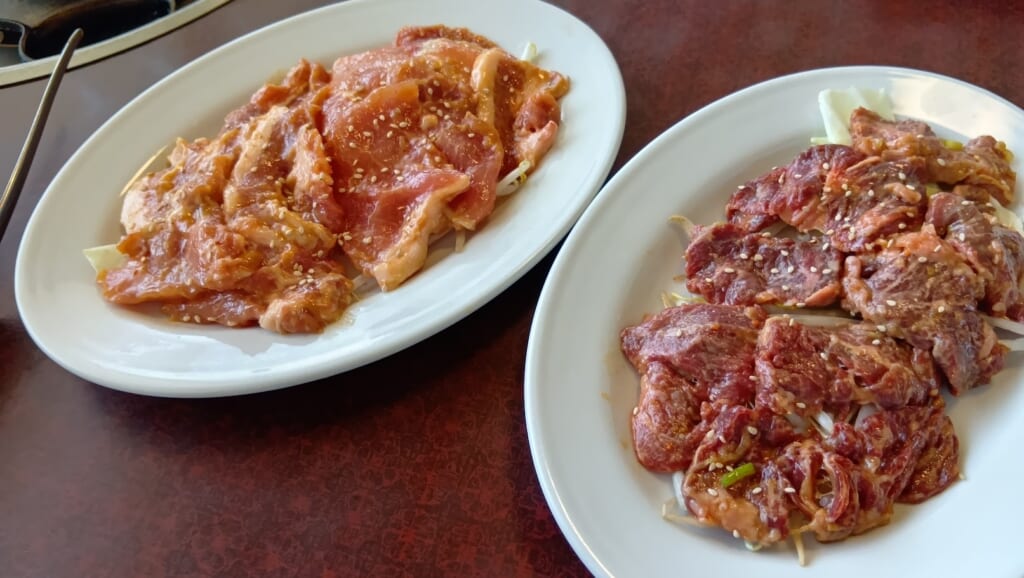 焼肉南大門の豚ロースと牛ハラミ