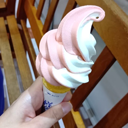 アイシティ21 フードテラス いちごとミルクのミックス