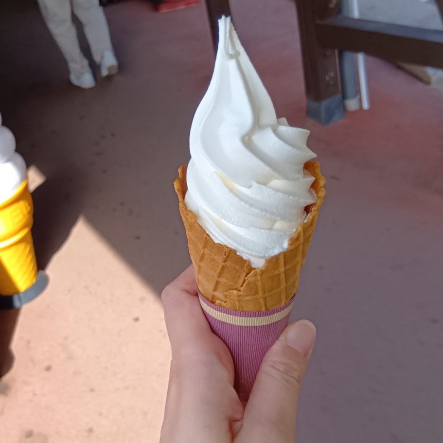 道の駅木曽福島 おんたけテラス 牛乳ソフトクリーム